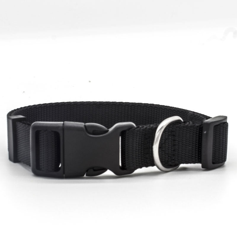 Collare in nylon morbido e resistente, regolabile e super confortevole per cani e gatti.